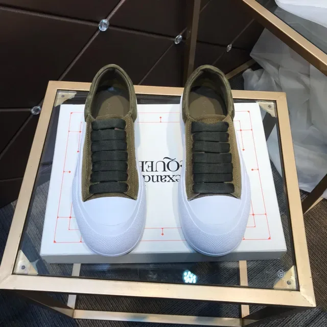 Alexander McQueen Sneakers Oversized Oliva Lona y Ante Lifestyle Sneakers 9