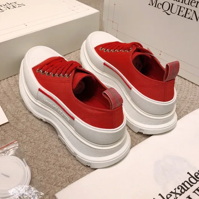 Alexander McQueen Rouge et Blanc Oversized Chunky Sneakers 3