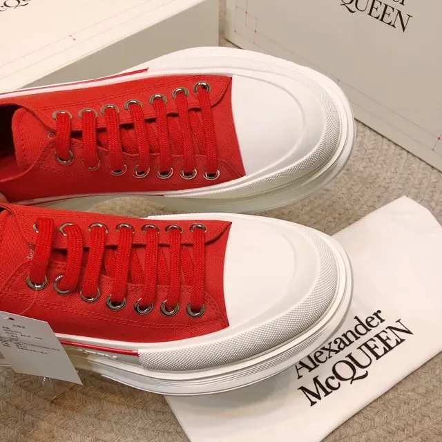Alexander McQueen Rouge et Blanc Oversized Chunky Sneakers 4