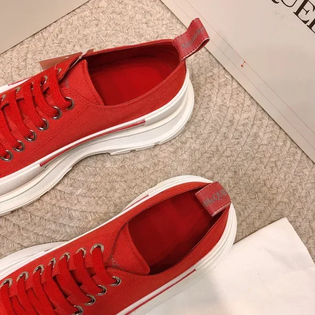 Alexander McQueen Rouge et Blanc Oversized Chunky Sneakers 7