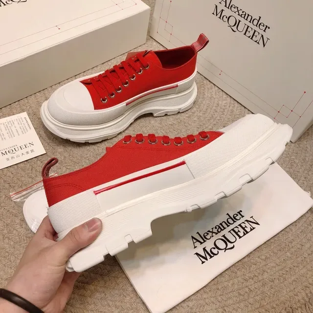 Alexander McQueen Rouge et Blanc Oversized Chunky Sneakers 8