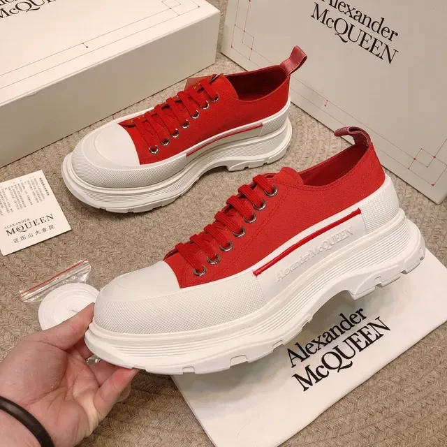 Alexander McQueen Rouge et Blanc Oversized Chunky Sneakers 9
