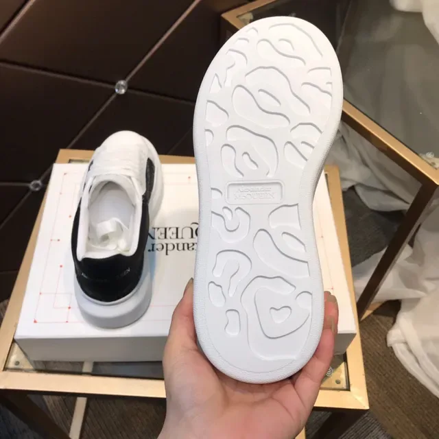 Alexander McQueen Oversized Sneaker White and Black Lifestyle Sneakers 3