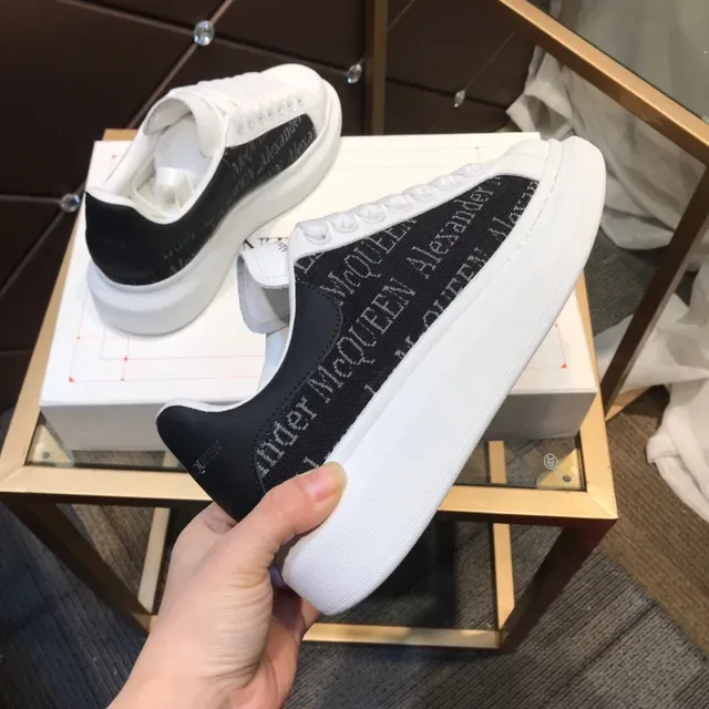 Alexander McQueen Oversized Sneaker White and Black Lifestyle Sneakers 4