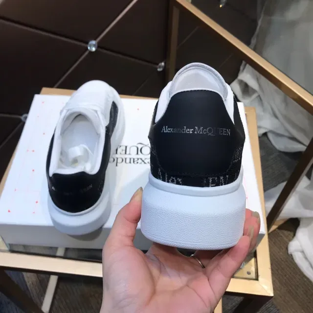 Alexander McQueen Oversized Sneaker White and Black Lifestyle Sneakers 5