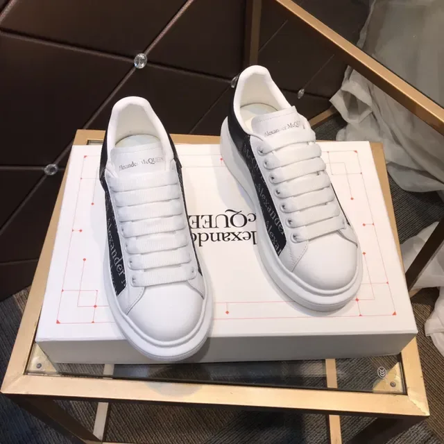 Alexander McQueen Oversized Sneaker White and Black Lifestyle Sneakers 6