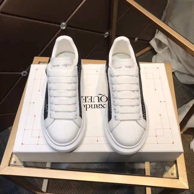 Alexander McQueen Oversized Sneaker White and Black Lifestyle Sneakers 9