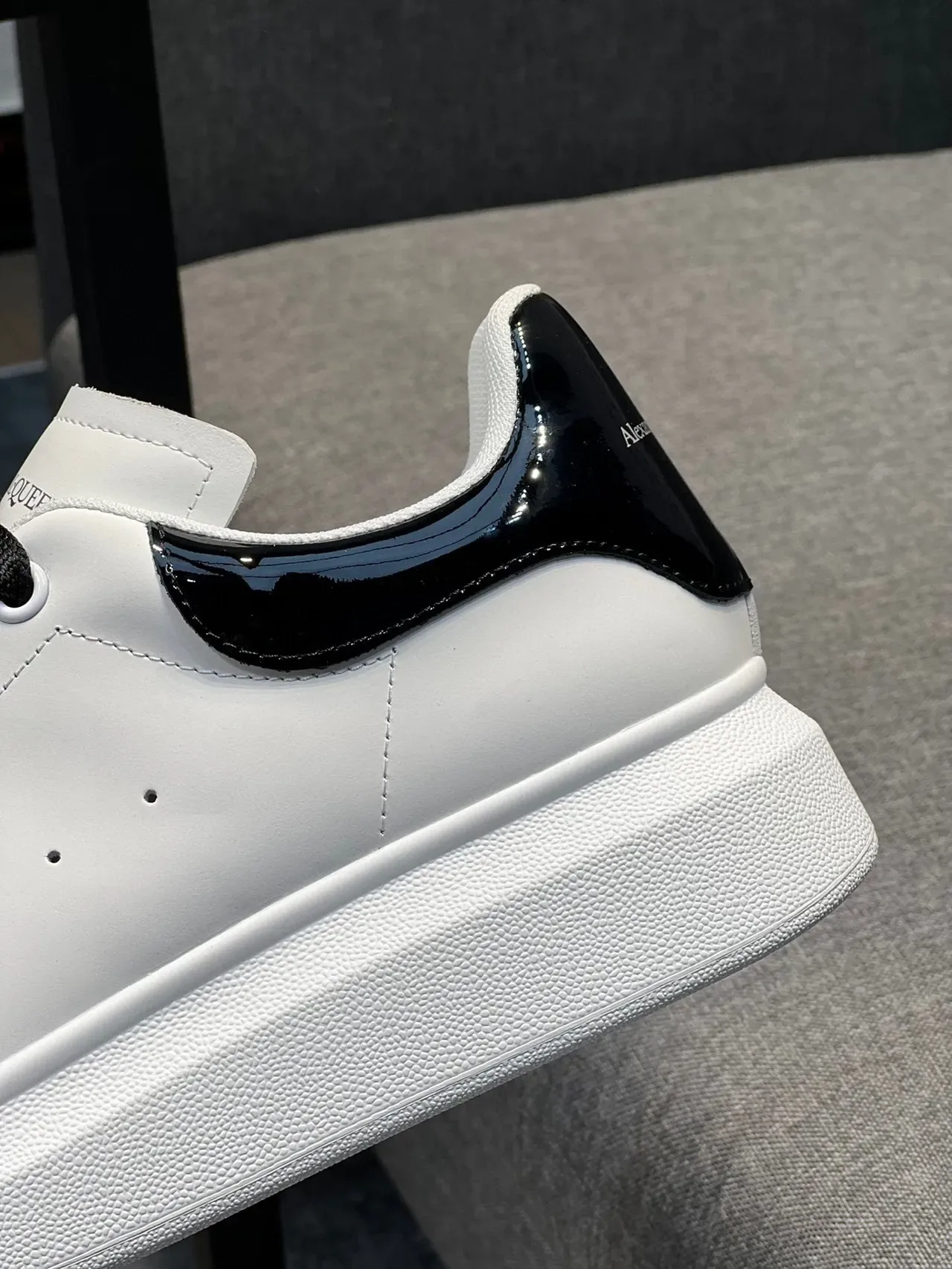 Alexander McQueen 白色和黑色 超大码 生活鞋 8