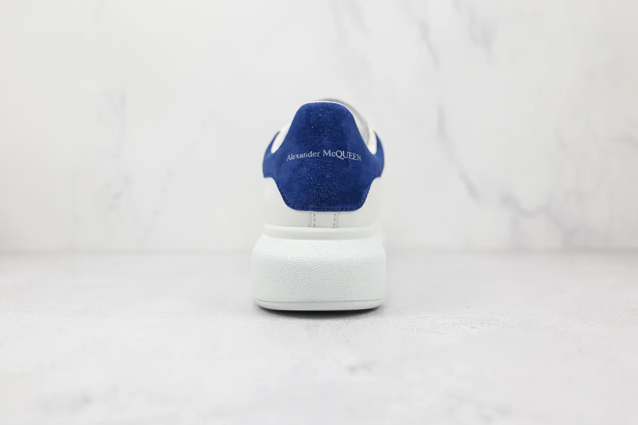 Alexander McQueen Sneakers Oversized Brancas e Azuis Lifestyle 2