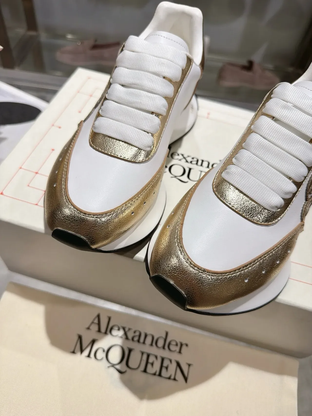 Alexander McQueen Oversized Sneaker White and Gold Lifestyle Sneakers 4