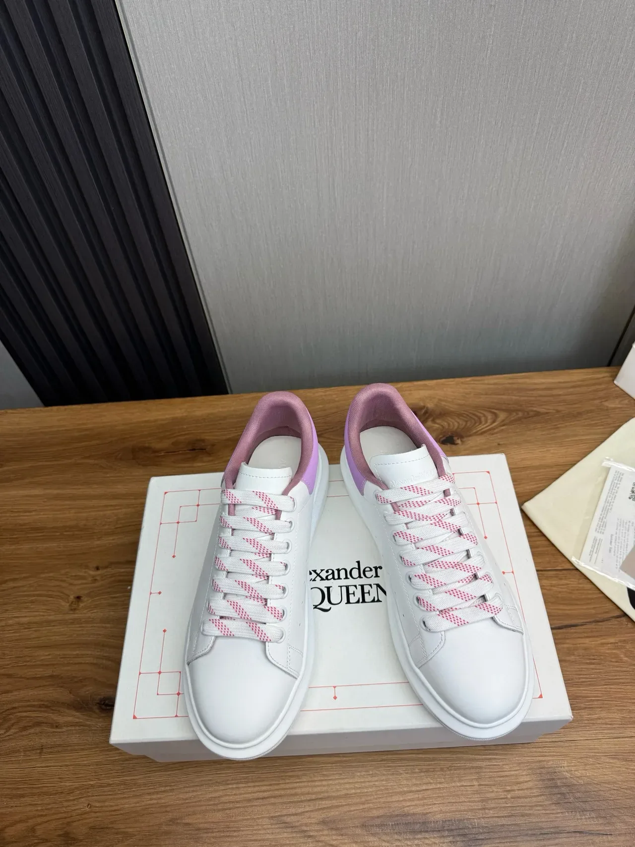 Alexander McQueen Oversized Sneaker White and Purple Lifestyle Sneakers 3