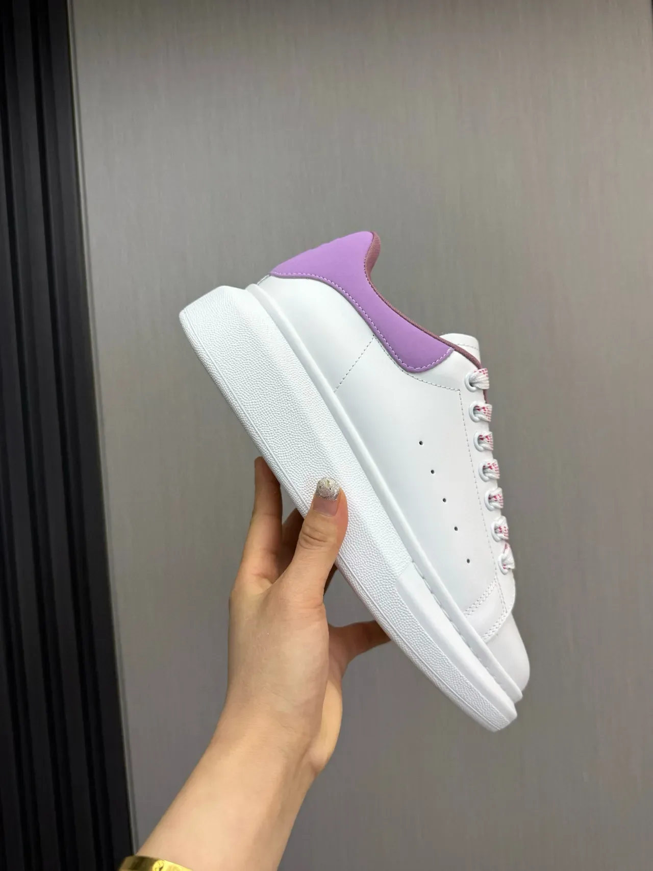 Alexander McQueen Oversized Sneaker White and Purple Lifestyle Sneakers 7