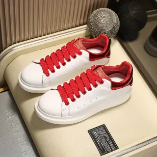 Alexander McQueen 超大号白色和红色生活方式运动鞋
