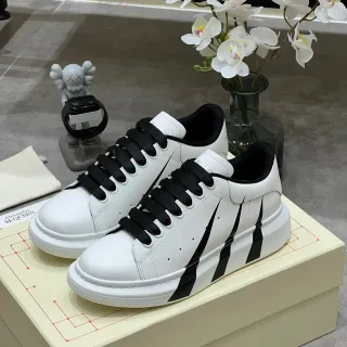 Alexander McQueen Oversized सफेद काला Silhouette चमड़ा ऊपरी लाइफस्टाइल स्नीकर