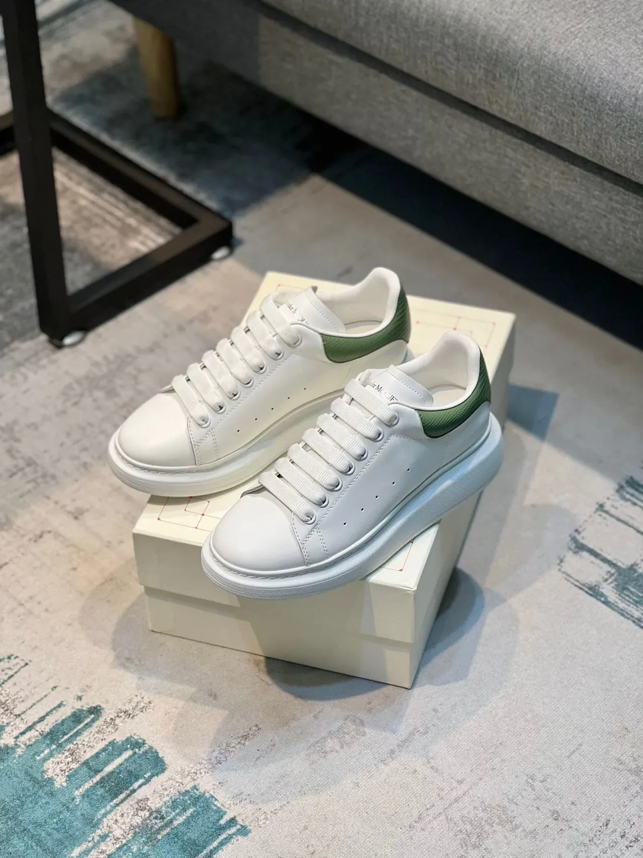 Alexander McQueen Oversized Sneaker White Green Platform Sole Smooth Leather Upper Lifestyle Sneakers 7