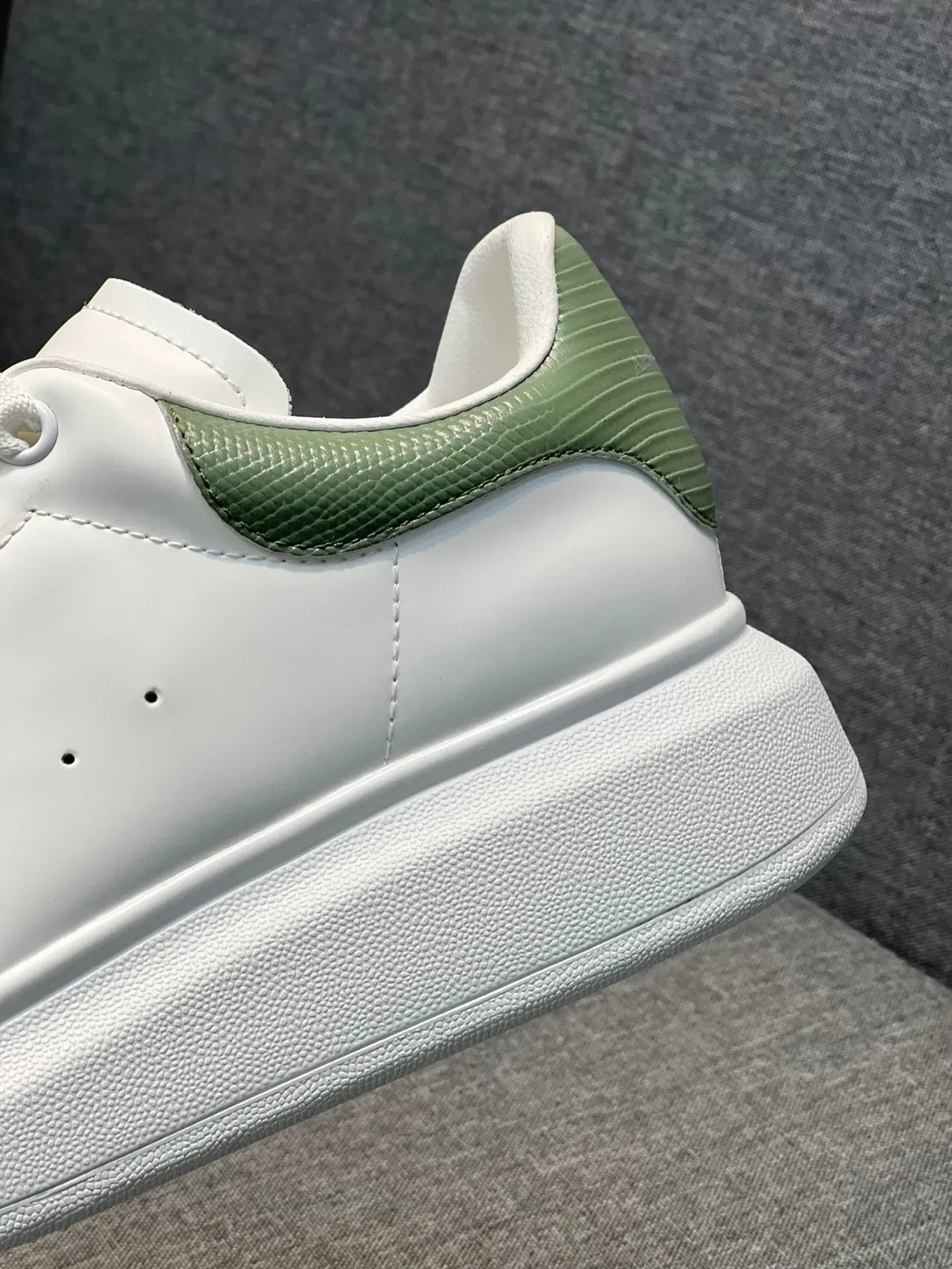Alexander McQueen Oversized Sneaker White Green Platform Sole Smooth Leather Upper Lifestyle Sneakers 8