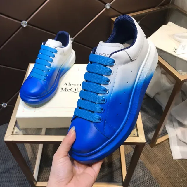 Alexander McQueen 白色到蓝色渐变宽松生活方式运动鞋 2