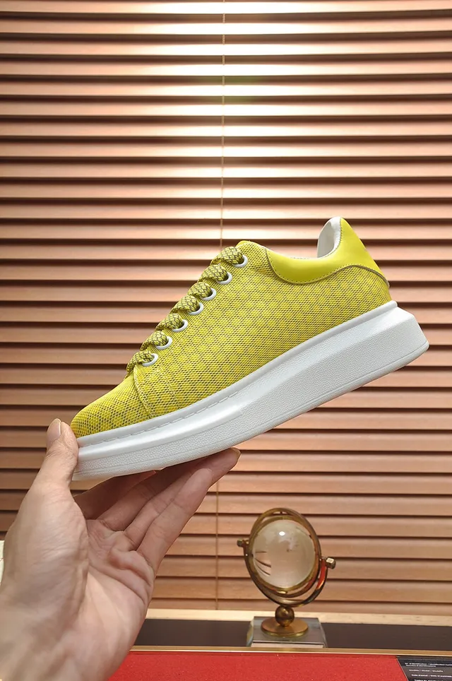 Alexander McQueen حذاء رياضي oversized أصفر منسوج ناعم أسلوب حياة 2