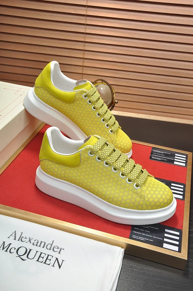 Alexander McQueen حذاء رياضي oversized أصفر منسوج ناعم أسلوب حياة 6