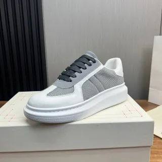 Alexander McQueen सफेद भूरा ओवरसाइज प्लेटफॉर्म सोल मेश और स्मूथ लेदर पैनलिंग लाइफस्टाइल स्नीकर