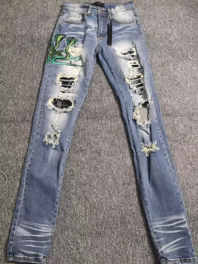 Amiri أزرق أخضر distressed embroidered بناطيل جينز 9