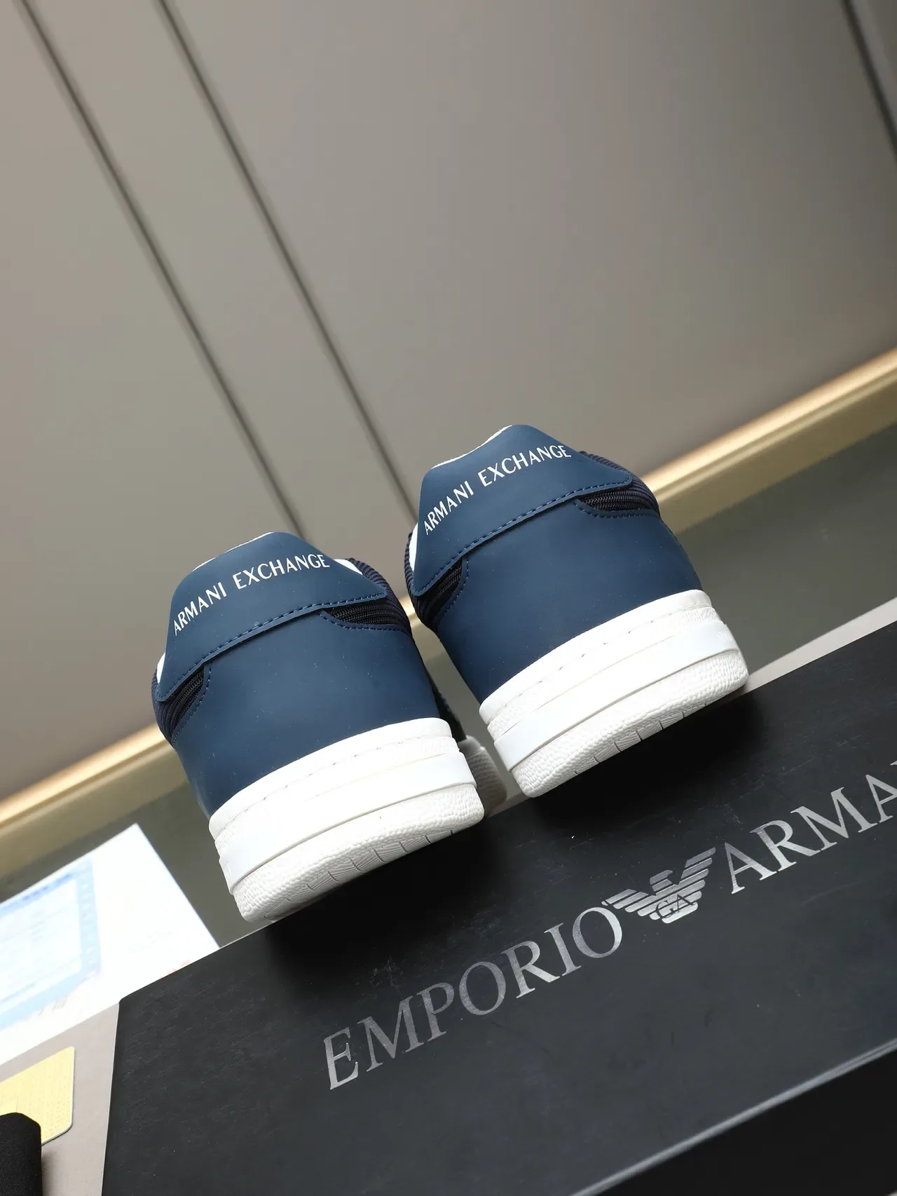 Armani Exchange Navy White Blue 网布和合成鞋面 生活方式运动鞋 3
