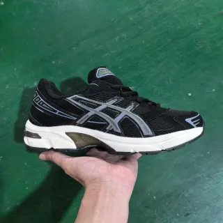 ASICS Gel-Kayano 黑色银色网面缓震后跟窗跑鞋