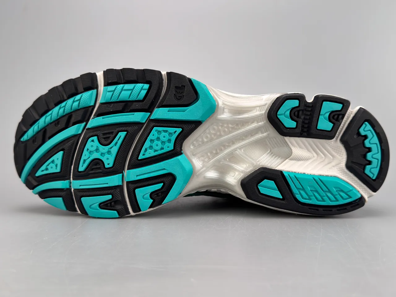 ASICS Gel-Kayano Silver Teal Black 跑鞋 8