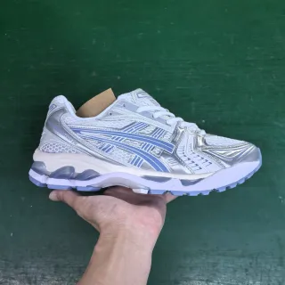 ASICS Gel-Kayano 白银蓝跑鞋