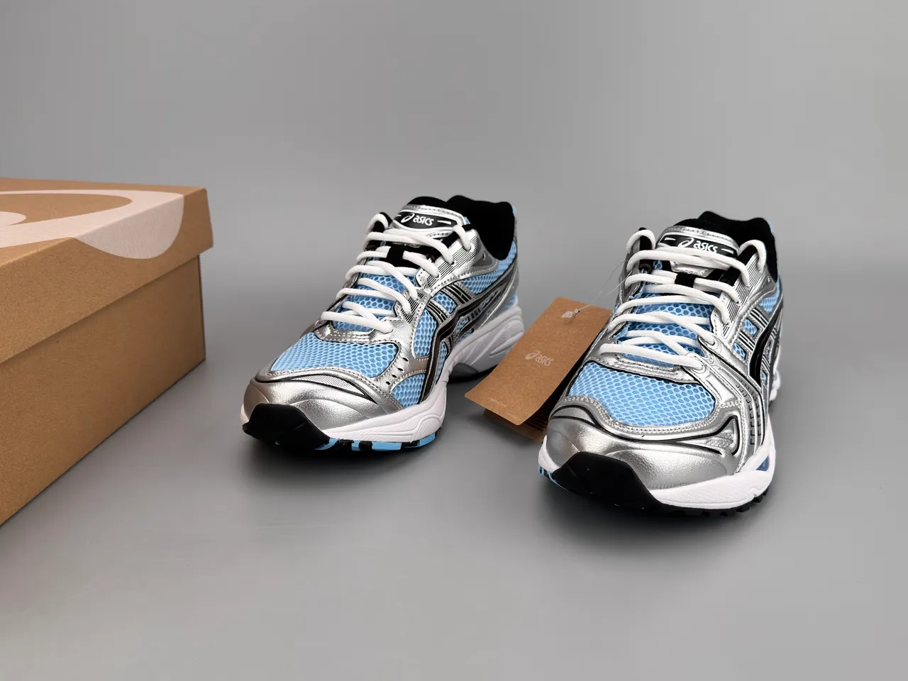 ASICS 银蓝金属合成覆盖轻蜂窝网跑鞋 3