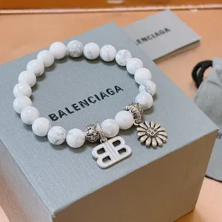 Balenciaga B-Bead Pulseira de pedra mármore branca e charm de acabamento prateado