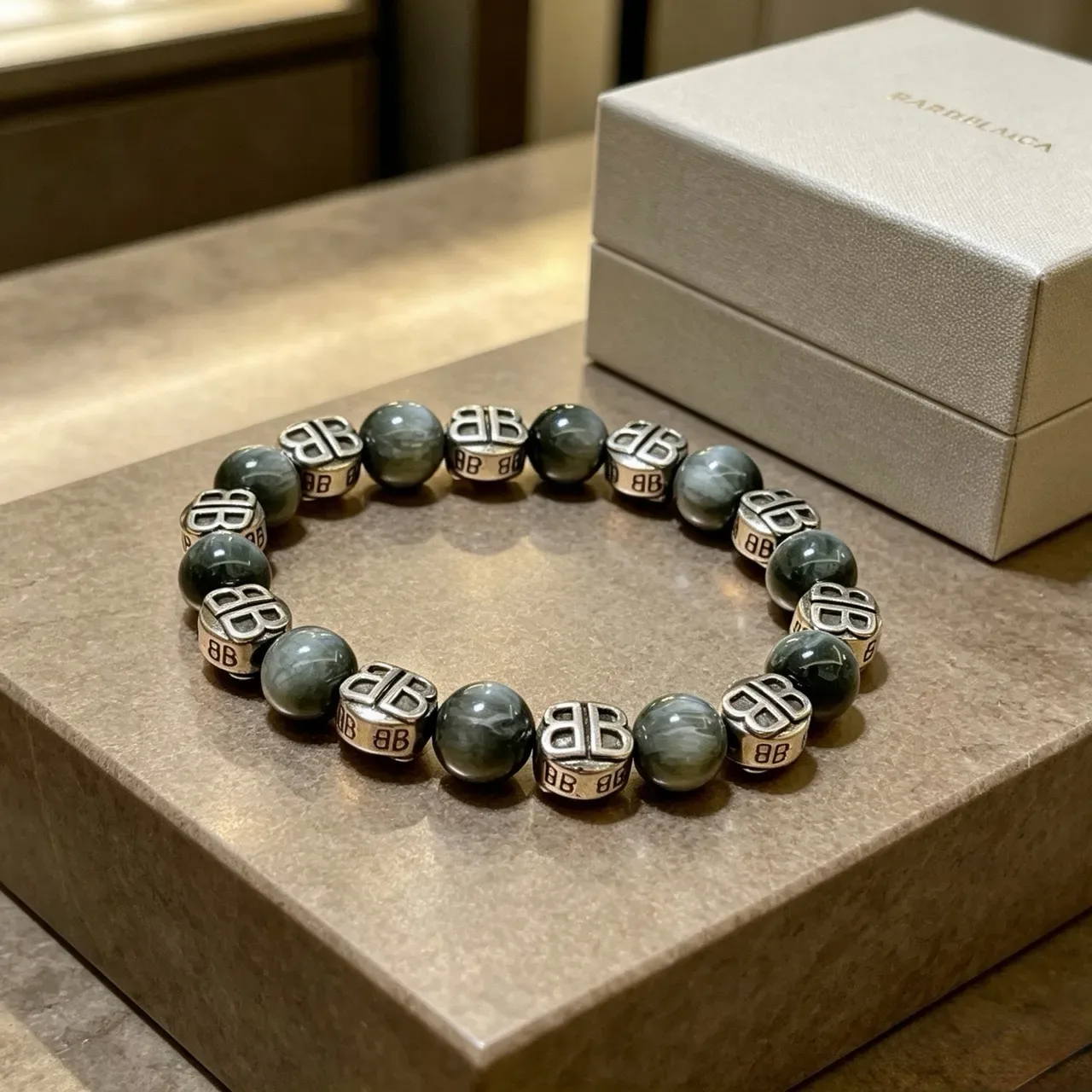 Balenciaga BB Pulsera de Cuentas Piedra Gris-Verde y Metal de Tono Plateado 6
