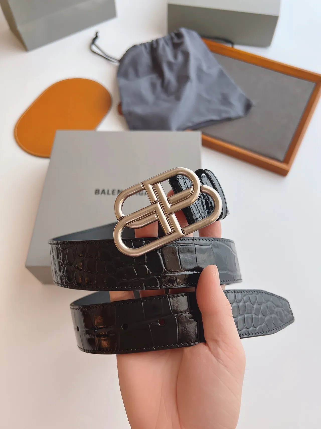 Balenciaga BB Belt কালো কুমিরের চকচকে চামড়ার বেল্ট 2