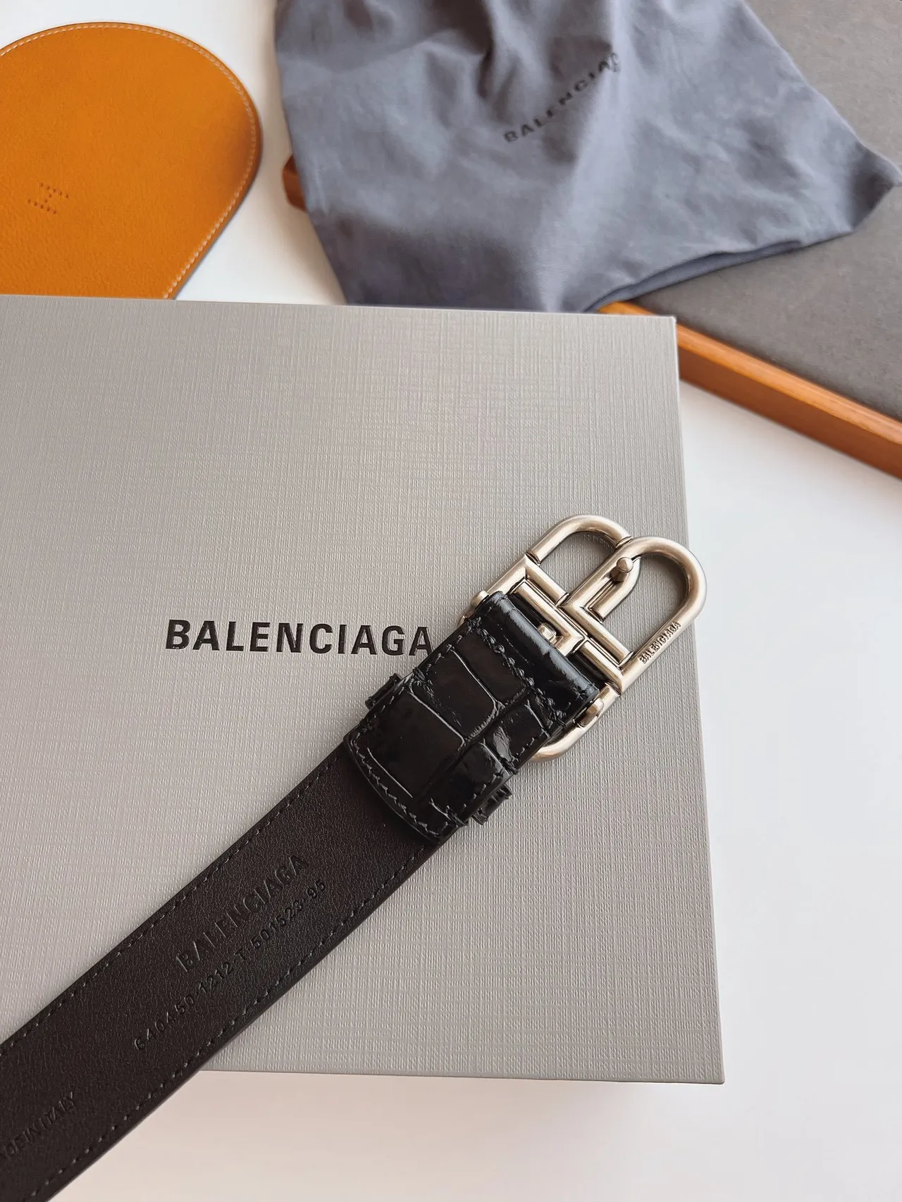 Balenciaga BB Belt কালো কুমিরের চকচকে চামড়ার বেল্ট 4