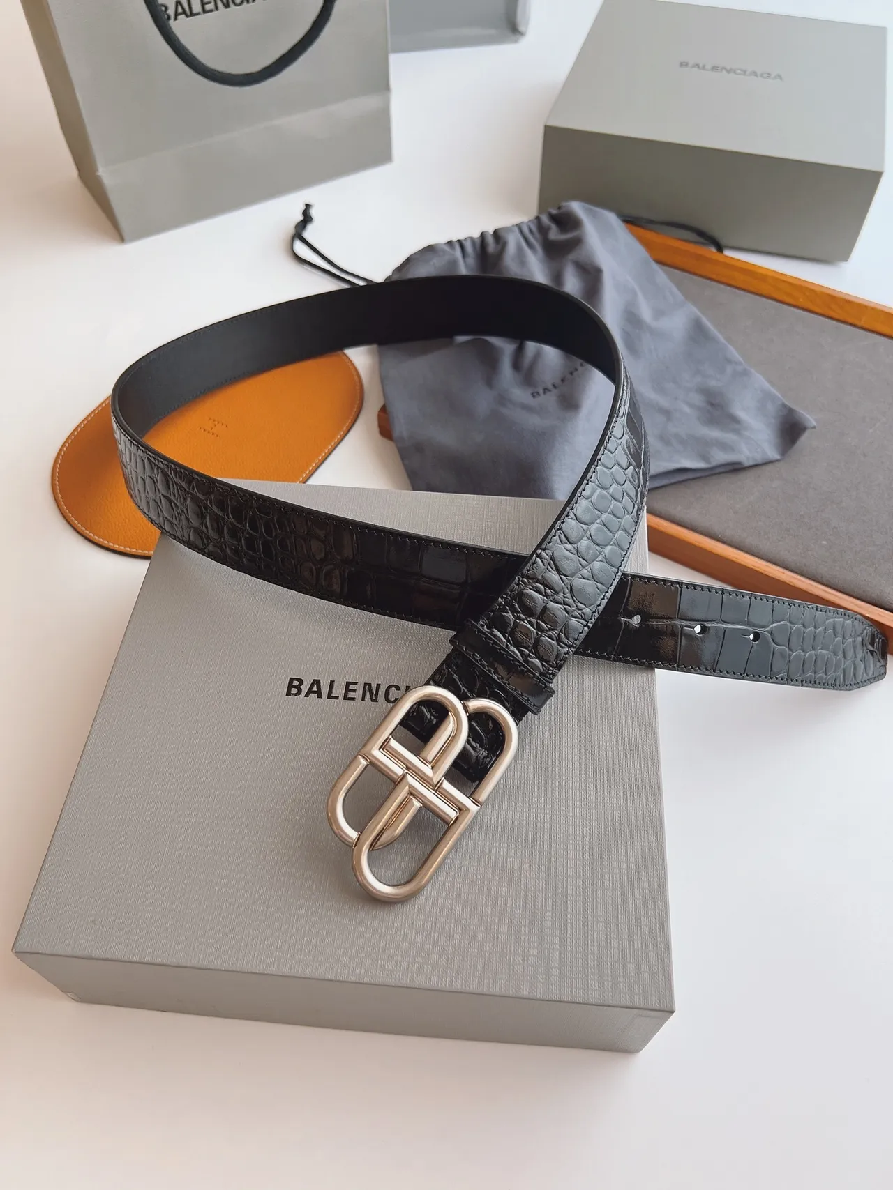 Balenciaga BB Belt কালো কুমিরের চকচকে চামড়ার বেল্ট 6