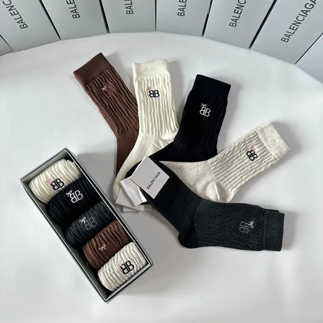 Balenciaga BB Logo রিবড ক্রু মোজা 2