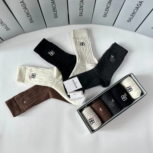 Balenciaga BB Logo রিবড ক্রু মোজা 3