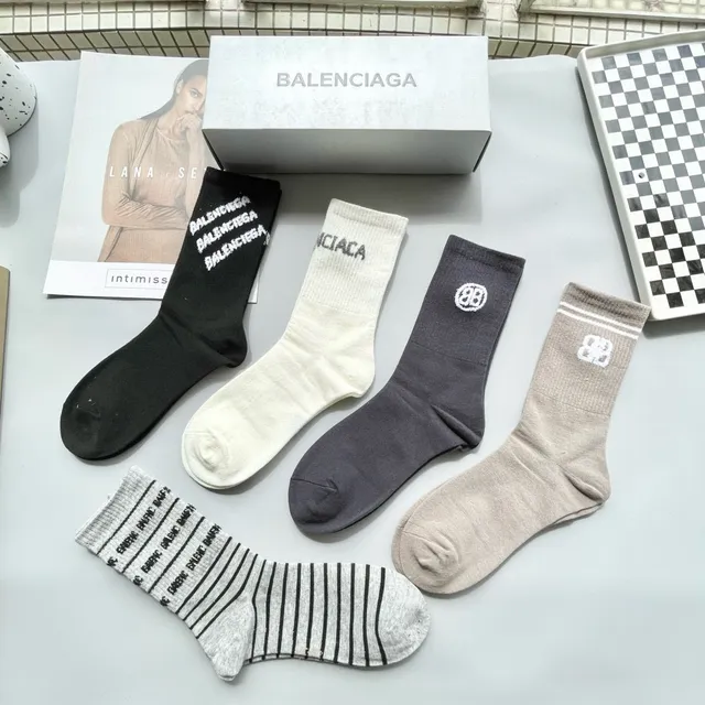 Balenciaga काला सफेद लोगो-प्रिंट रिब्ड कफ मोजे 3
