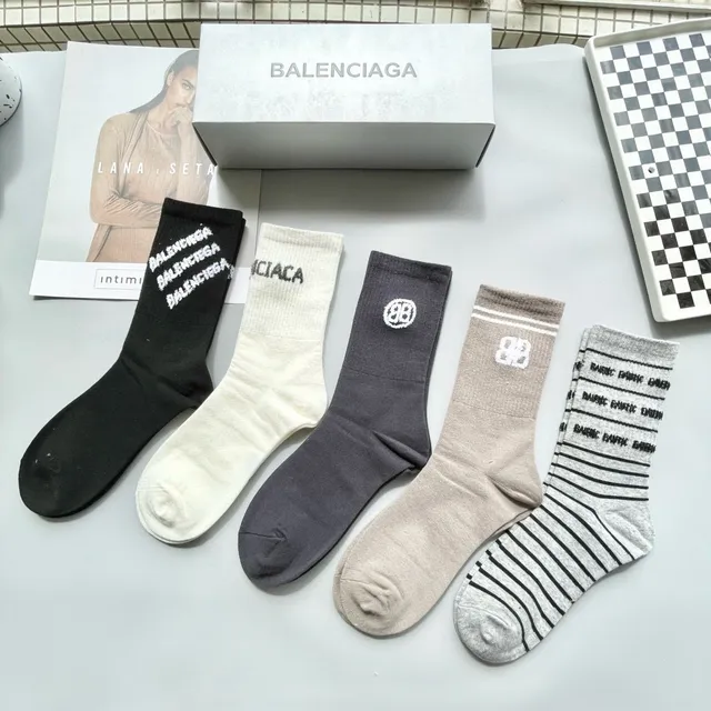 Balenciaga काला सफेद लोगो-प्रिंट रिब्ड कफ मोजे 4