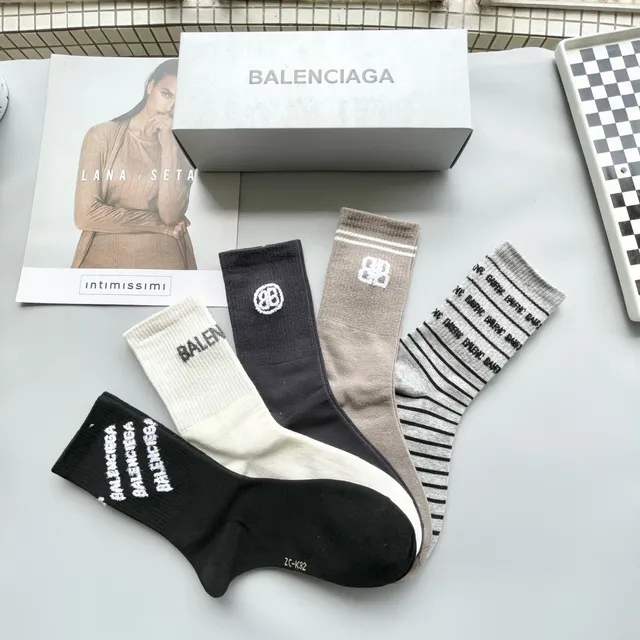 Balenciaga काला सफेद लोगो-प्रिंट रिब्ड कफ मोजे 6