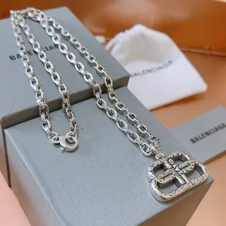 Balenciaga 扣环 银色 纹理链 interlocking 吊坠 项链