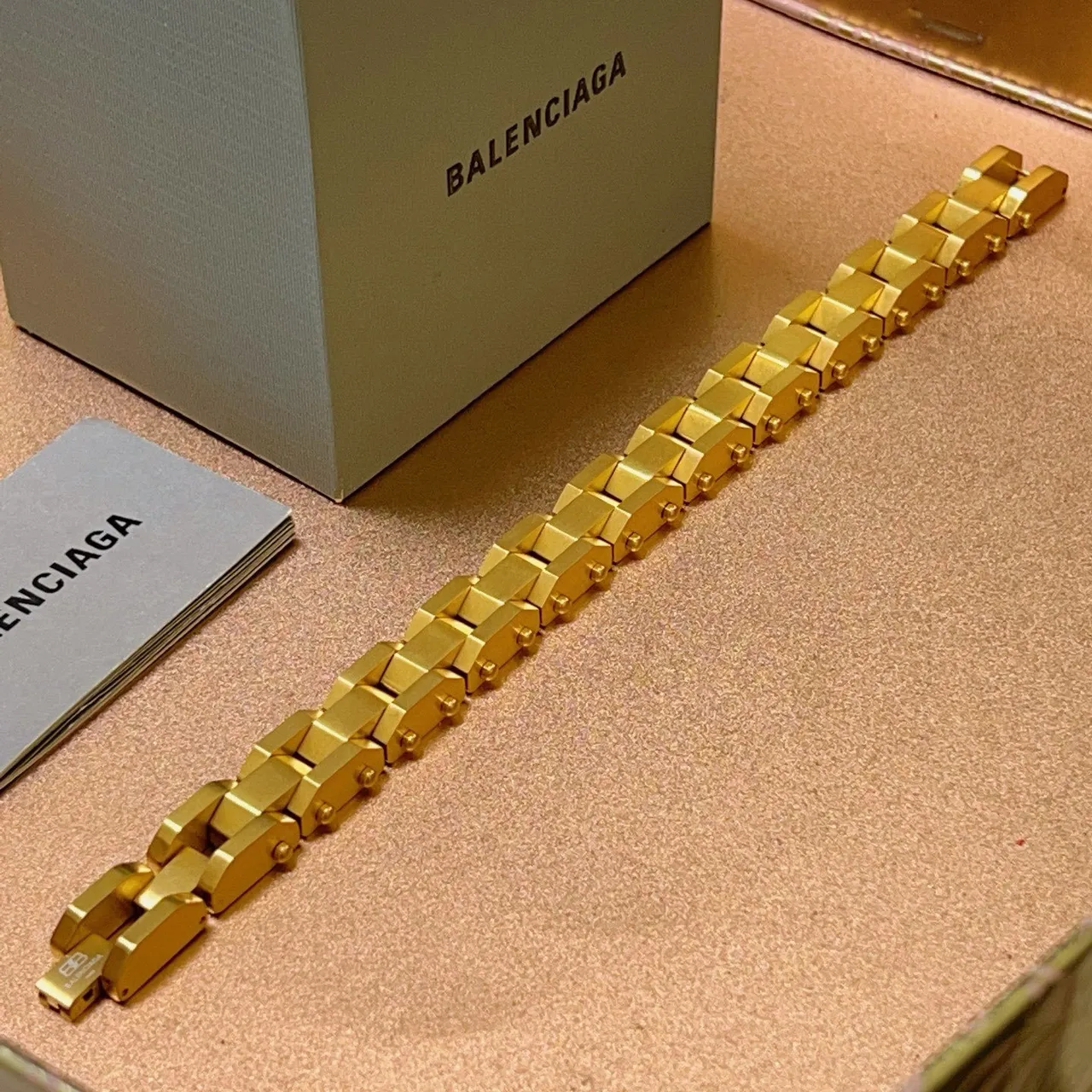 Balenciaga Chunky Articulated Gold-Tone Metal Bracelet 3