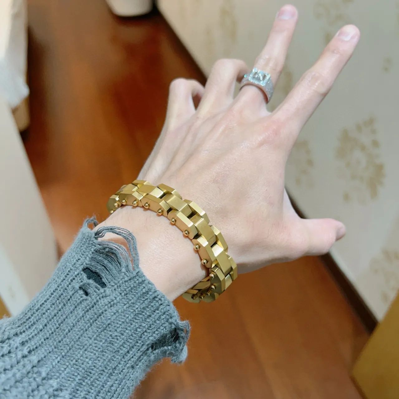 Balenciaga Chunky Articulated Gold-Tone Metal Bracelet 4