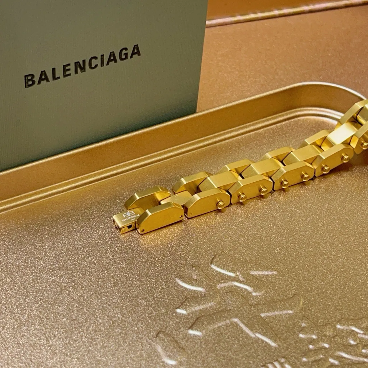 Balenciaga Chunky Articulated Gold-Tone Metal Bracelet 5