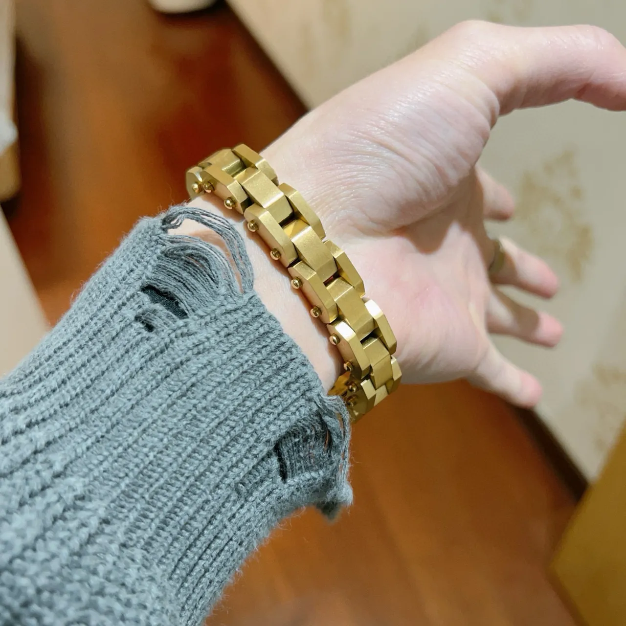 Balenciaga Chunky Articulated Gold-Tone Metal Bracelet 7