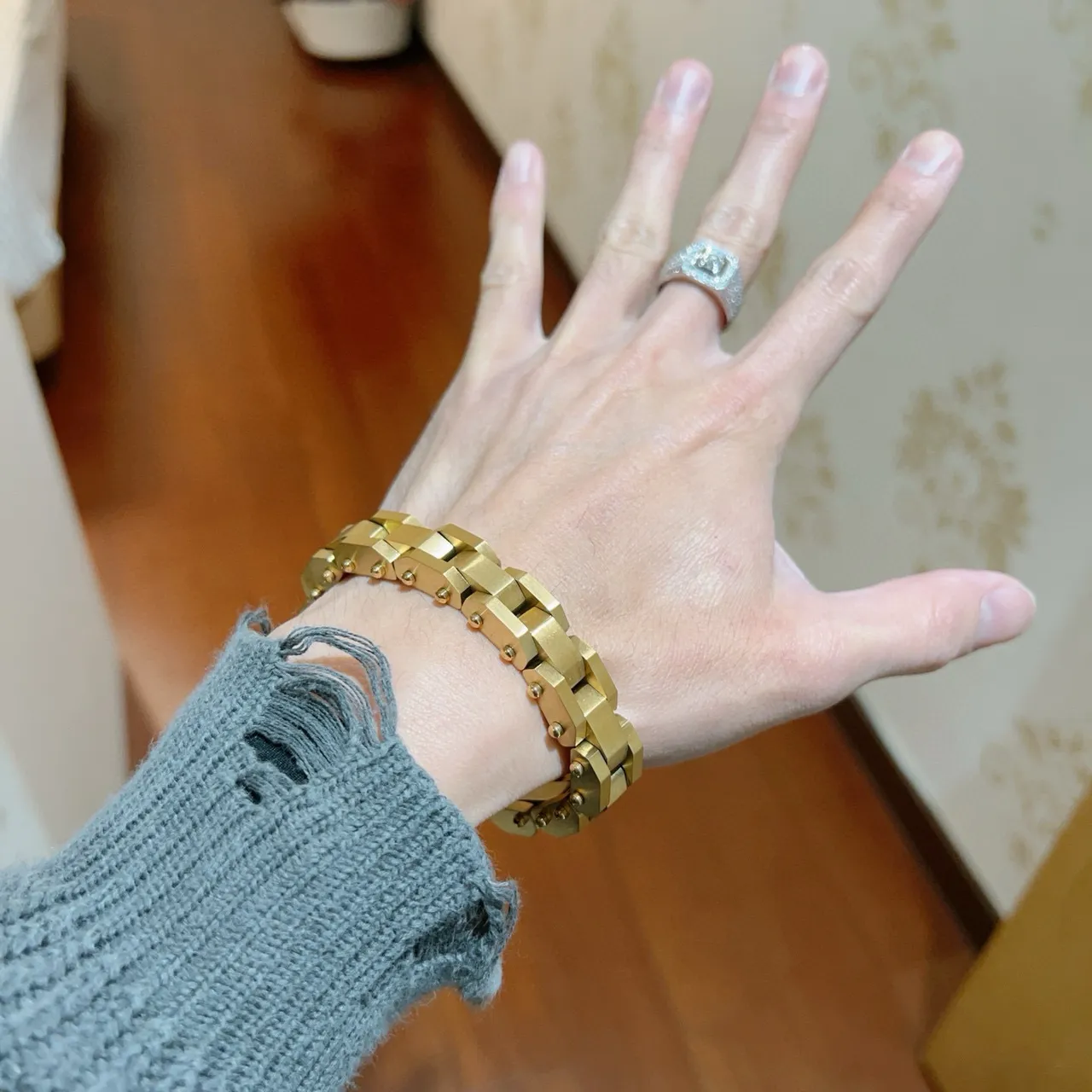 Balenciaga Chunky Articulated Gold-Tone Metal Bracelet 8