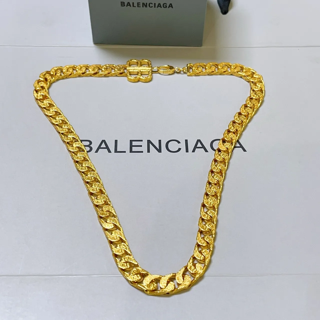 Balenciaga मोटी कर्ब-लिंक सोने की चेन हार 2
