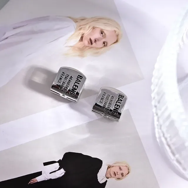 Balenciaga Le Cagole ذهبي فضي خاتم كوف مستطيل منقوش بعنوان 4