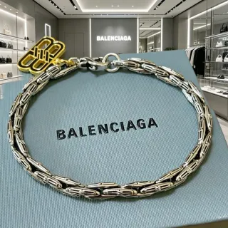 Balenciaga Logo Charm Bracelete com Elos Articulados