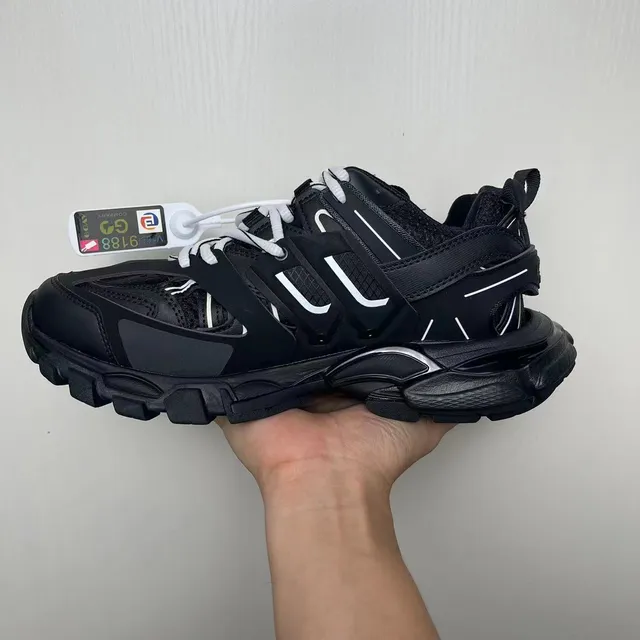 Balenciaga Runner sneakers noires et blanches chunky 2